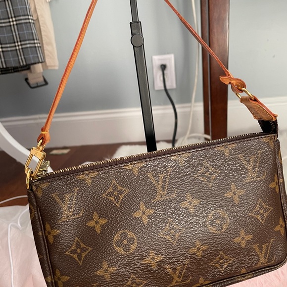 Louis vuitton pochette accessories with strap!SOLD - Picture 9 of 13